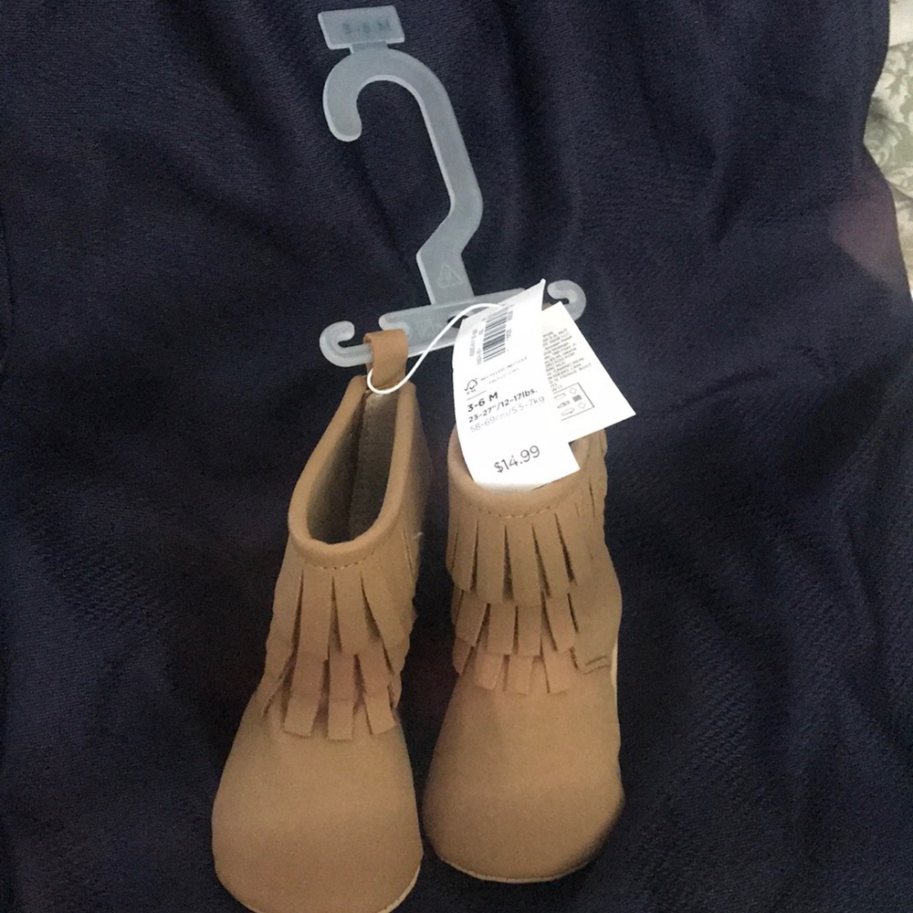 Baby fringed boots